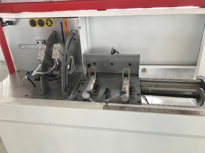 断桥铝门窗设备制造精品的工厂